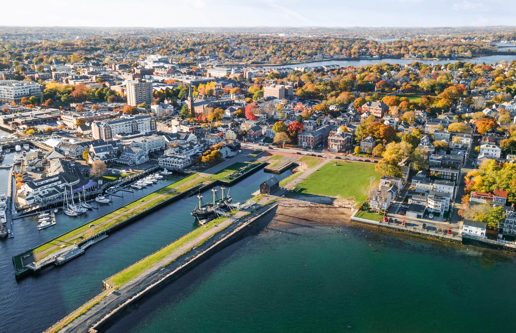 2–4 Saunders Street: Salem neighborhood aerial