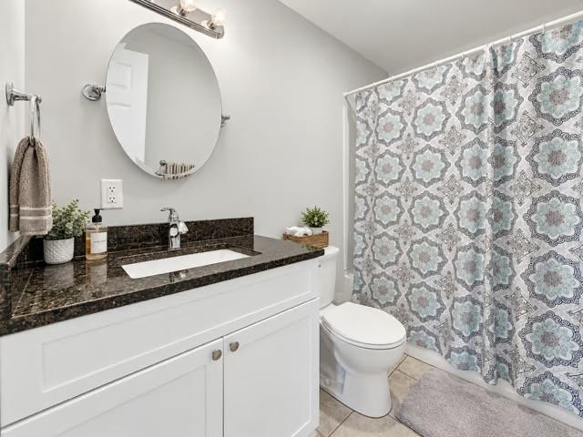 148 Walnut Street: updated bathroom